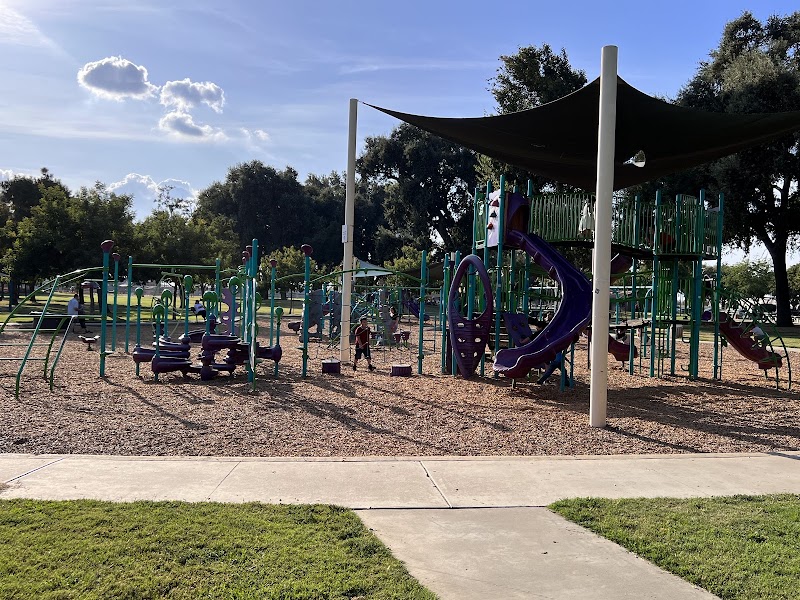 Plaza Park - Pickleball in Farmersville, California