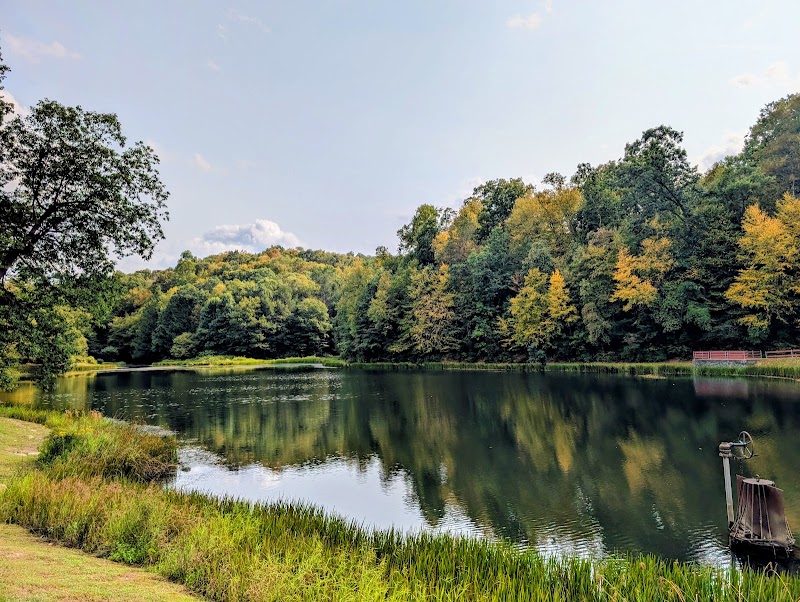 Indian Rocks Lake - Pickleball in Craigsville, West Virginia