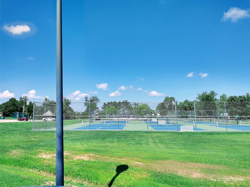 Community Park West Basketball Tennis and Volleyball Courts