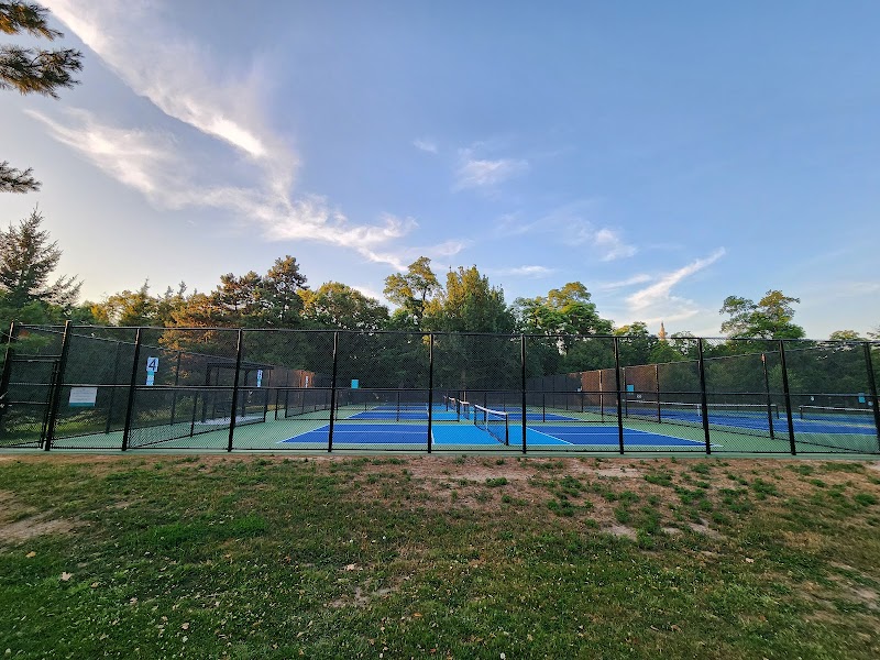 Queenstown Heights Courts - Pickleball in Niagara-on-the-Lake, Ontario