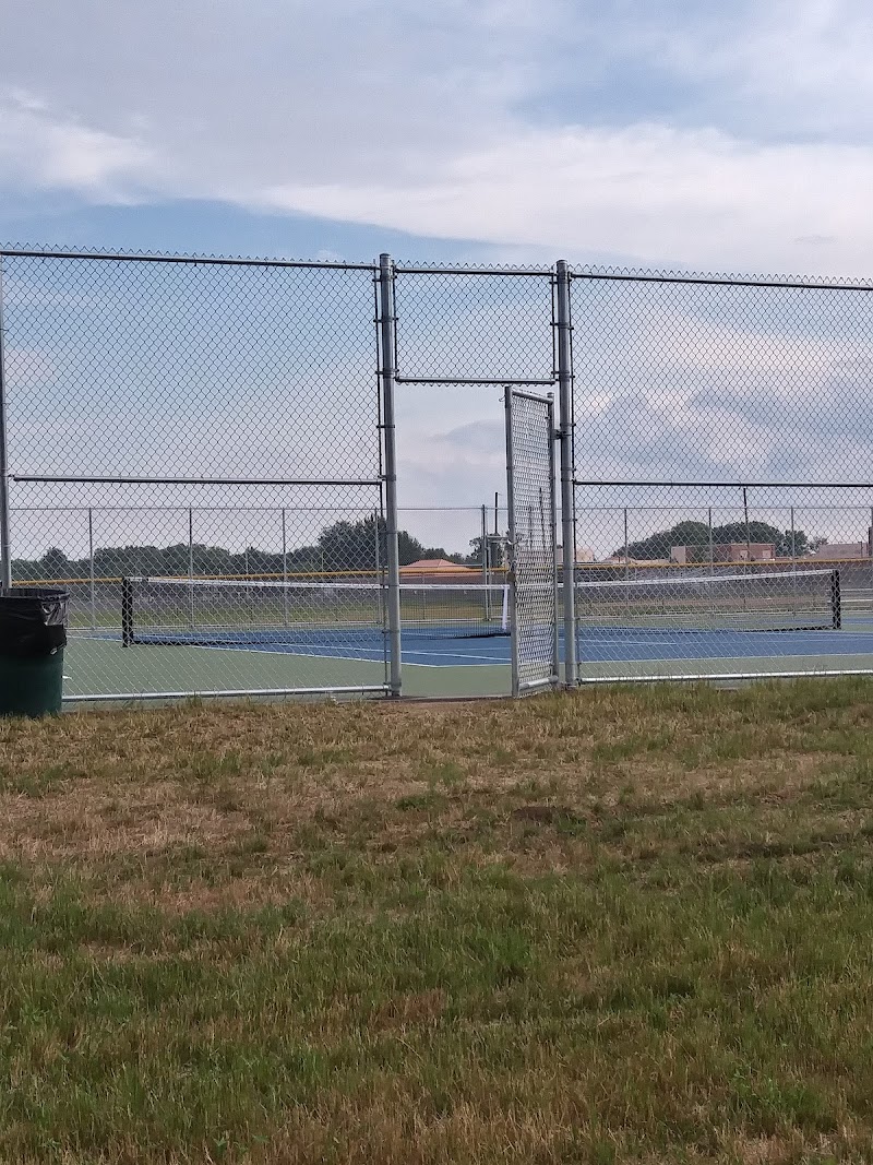 Dakota Tennis Courts