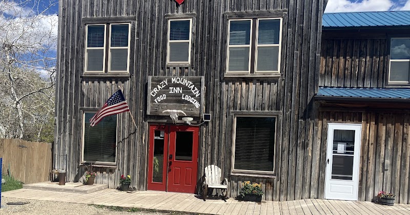 Crazy Mountain Inn - Pickleball in Martinsdale, Montana