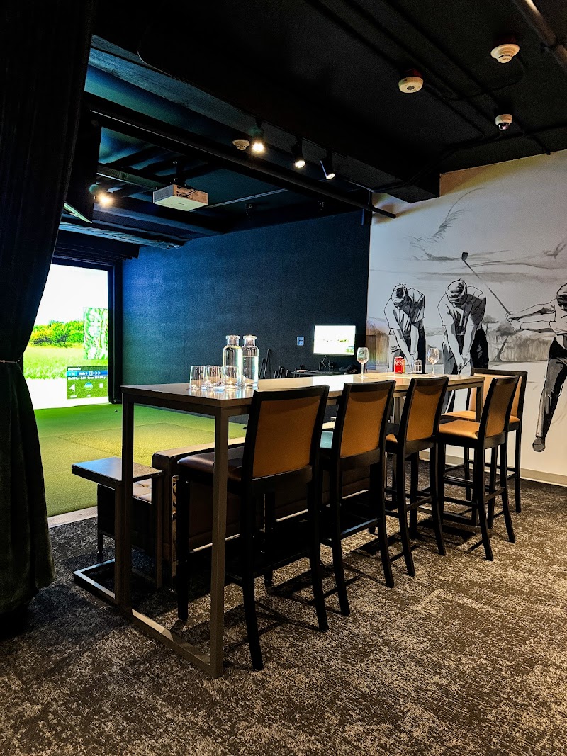Wonderground Golf Lounge & Liquor Bar