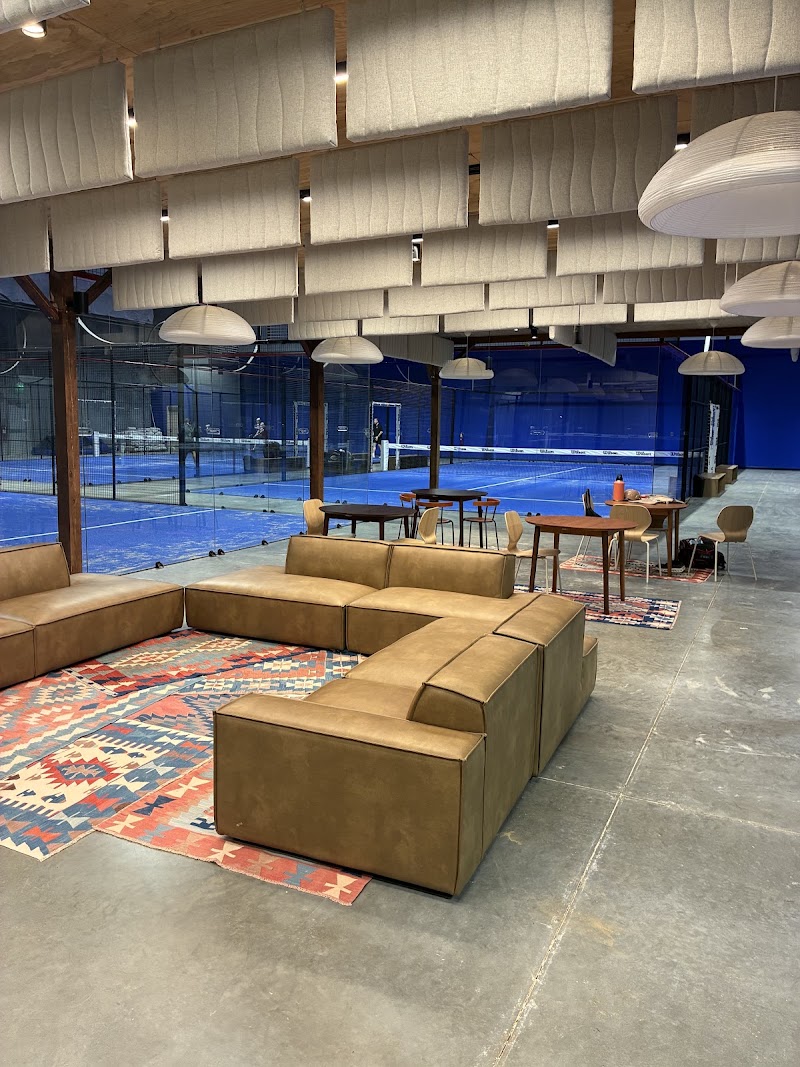 Lobb's Padel & Coffee