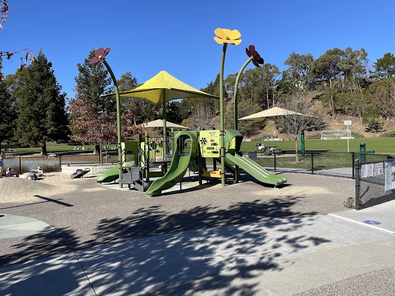 Crestview Park - Pickleball in Atherton, California