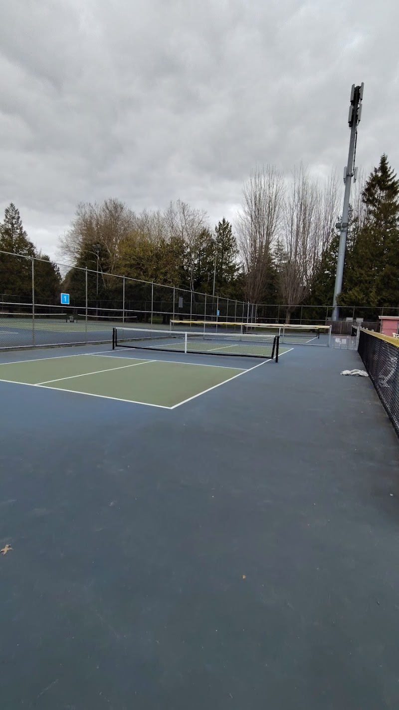 Public Tennis Courts & Pickleball Courts
