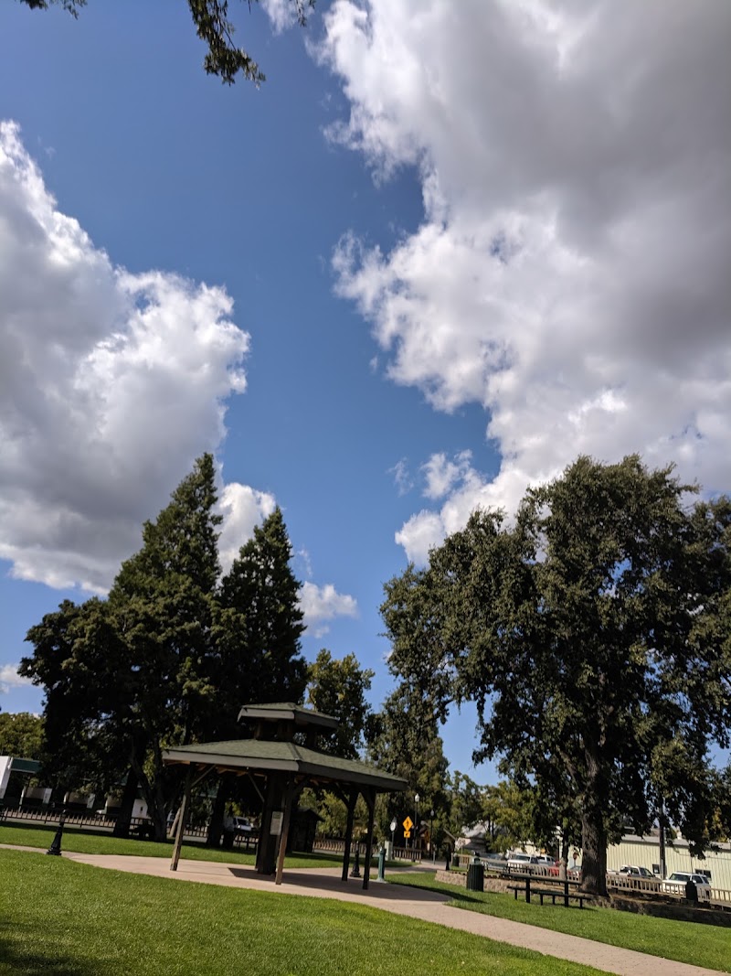 Middletown Square | Lake County Parks