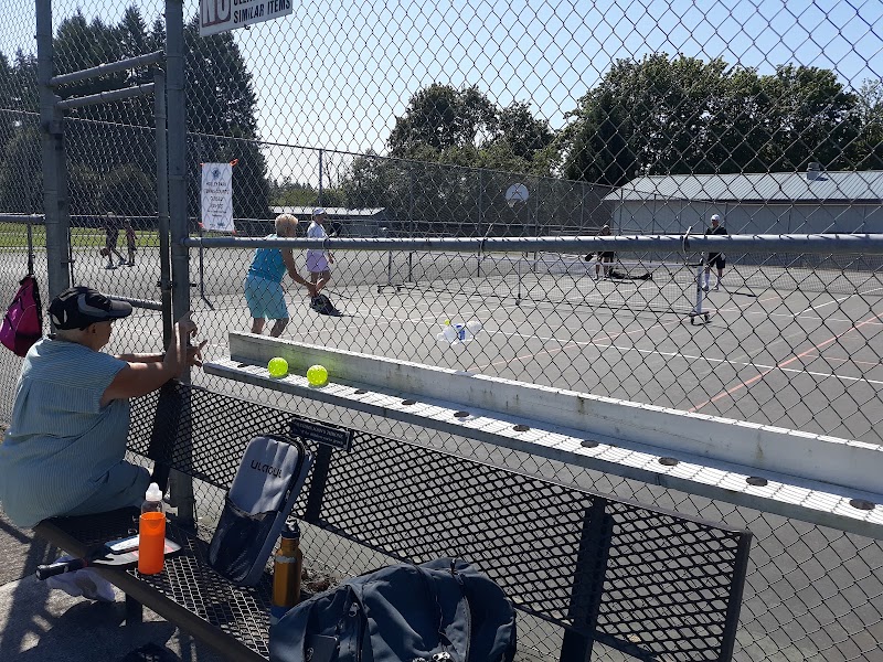 Holly Park Tennis and Pickleball Courts