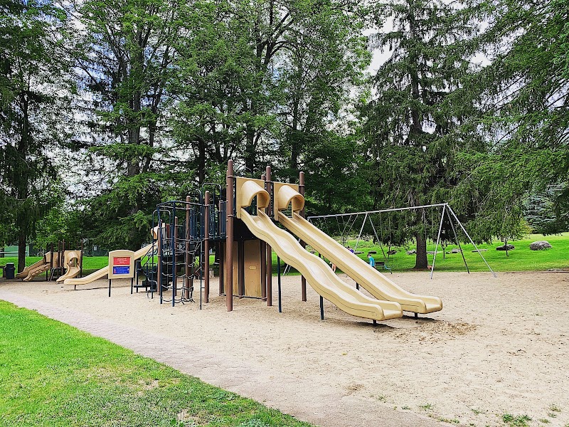 Delong-Usher Park - Pickleball in Kattskill Bay, New York
