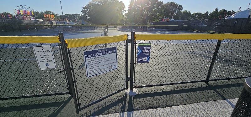 Lions Park Tennis Courts