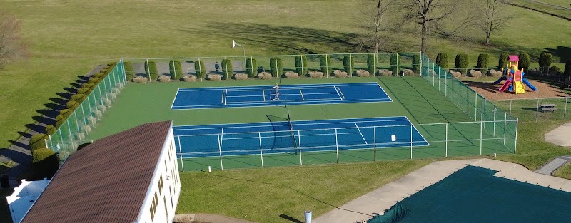 Tennis & Pickleball Courts