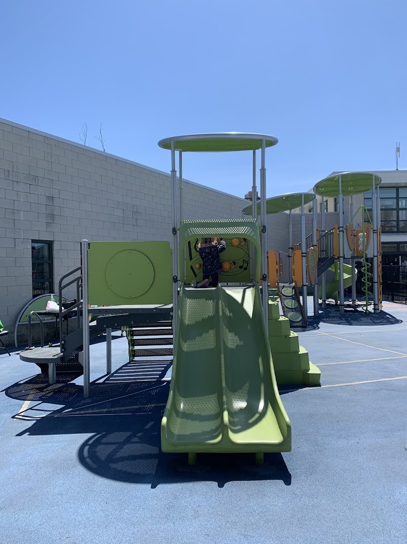 S E Tennis & Learning Center