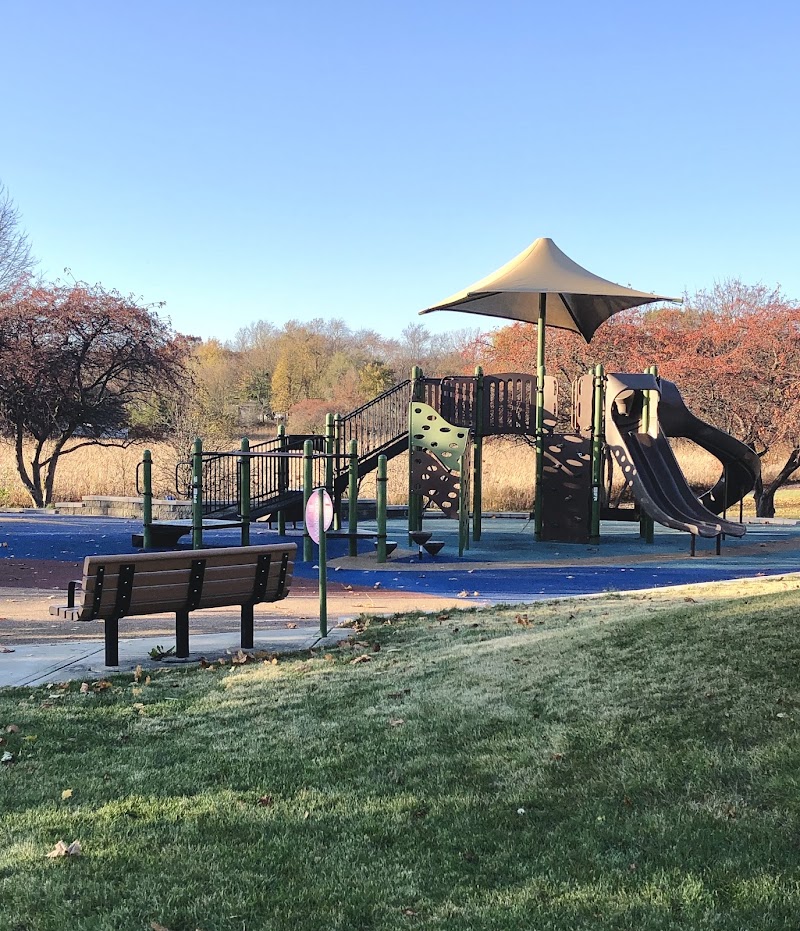 Woodland Estates Park - Pickleball in Crystal Lake, Illinois