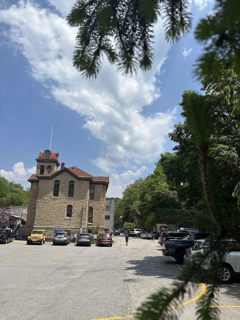 Eureka Springs District Court