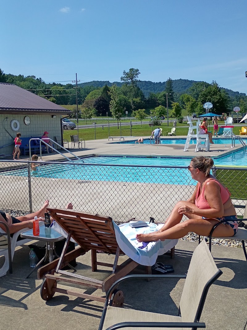 Veterans Memorial Pool