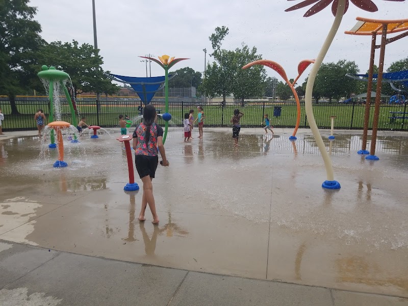 Kiwanis Recreation Center and Honeycutt Park