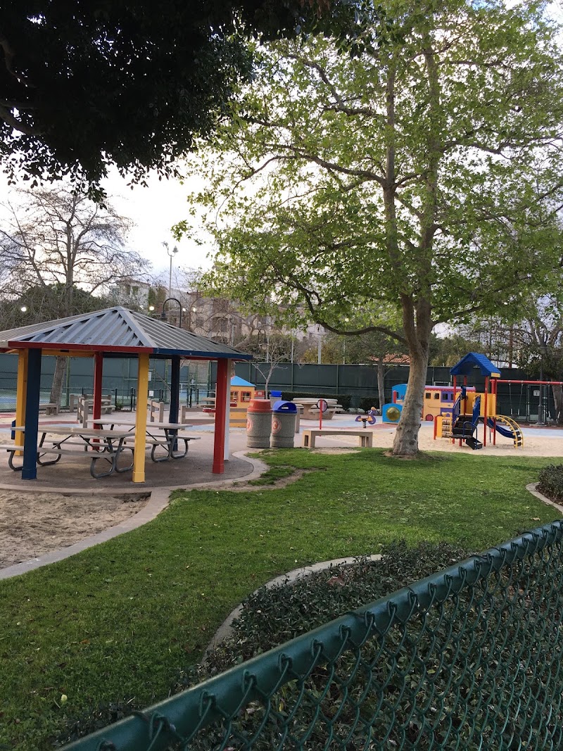 Live Oak Park - Pickleball in Manhattan Beach, California