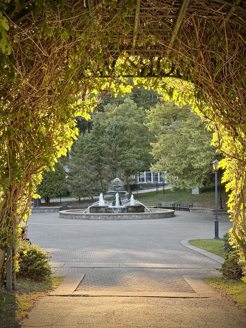 Mohegan Park - Upper Lot