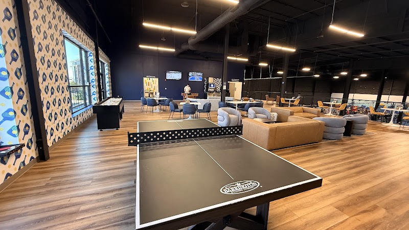 SMASHERS Pickleball+Bar+Grill