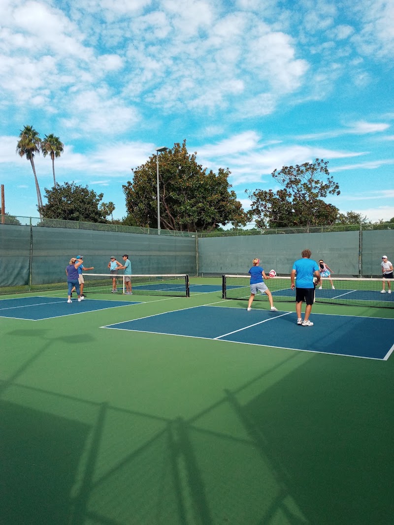 Manhattan Heights Park-Basketball Courts