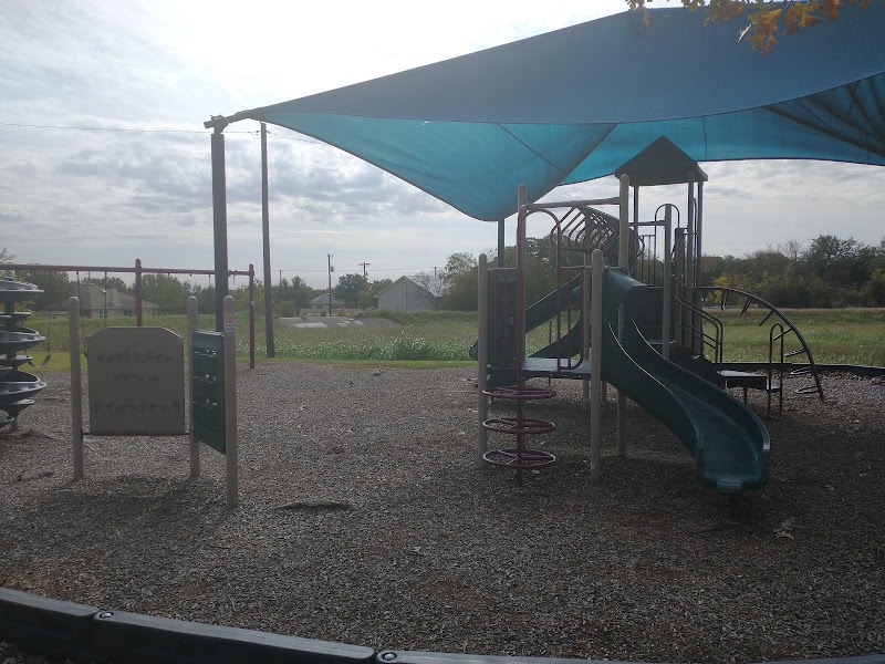 Oak Ridge Park - Pickleball in Art, Texas