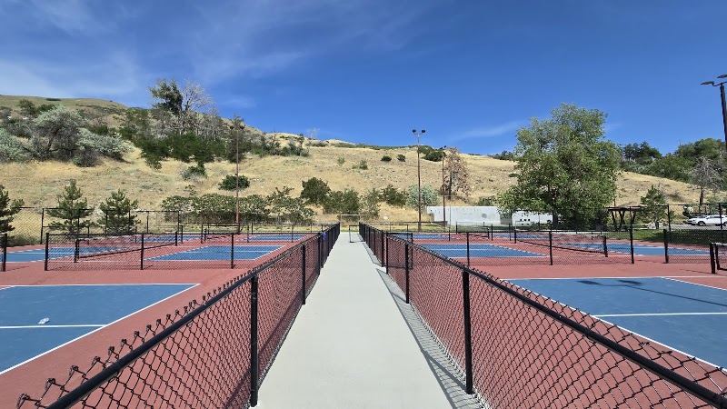Twin Hollow Pickleball Courts - Pickleball in Mexican Hat, Utah
