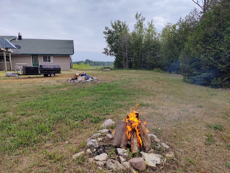Trailhead Bar, Restaurant & Campground - Pickleball in Drummond Island, Michigan