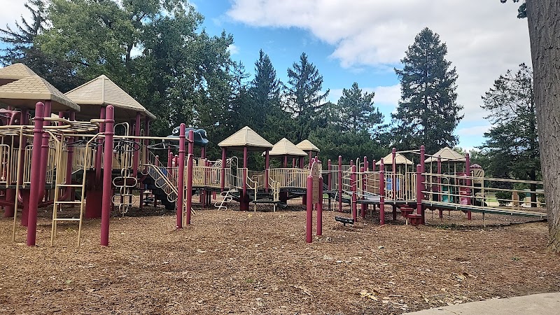 Island Park - Pickleball in Adrian, Michigan