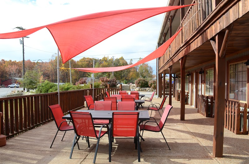 The Smokehouse Lodge & Cabins - Pickleball in Monteagle, Tennessee