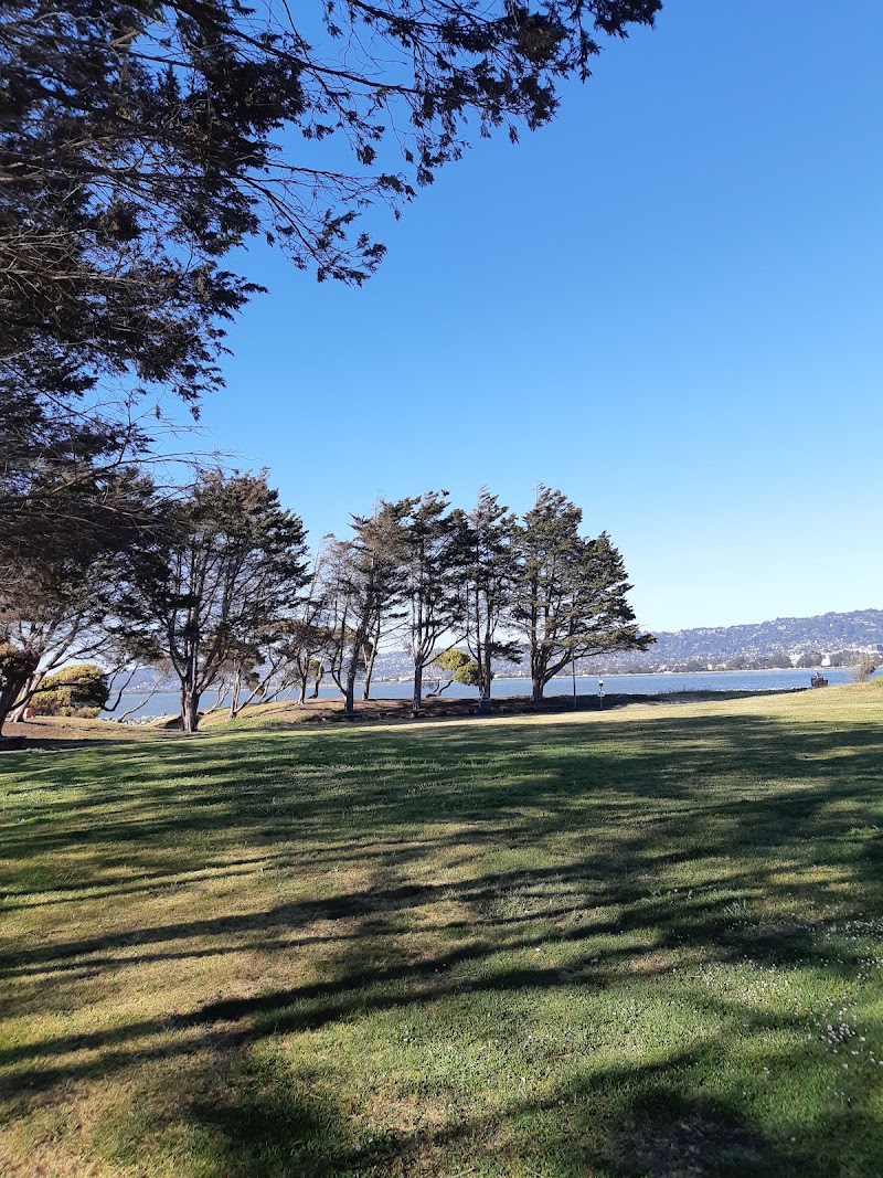 Emeryville Marina Park - Pickleball in Emeryville, California