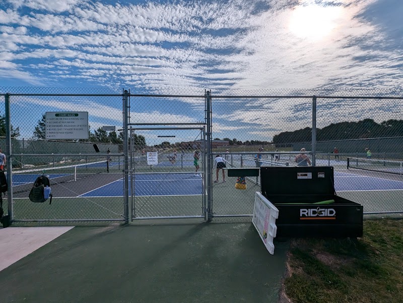 Viking Park pickleball Courts