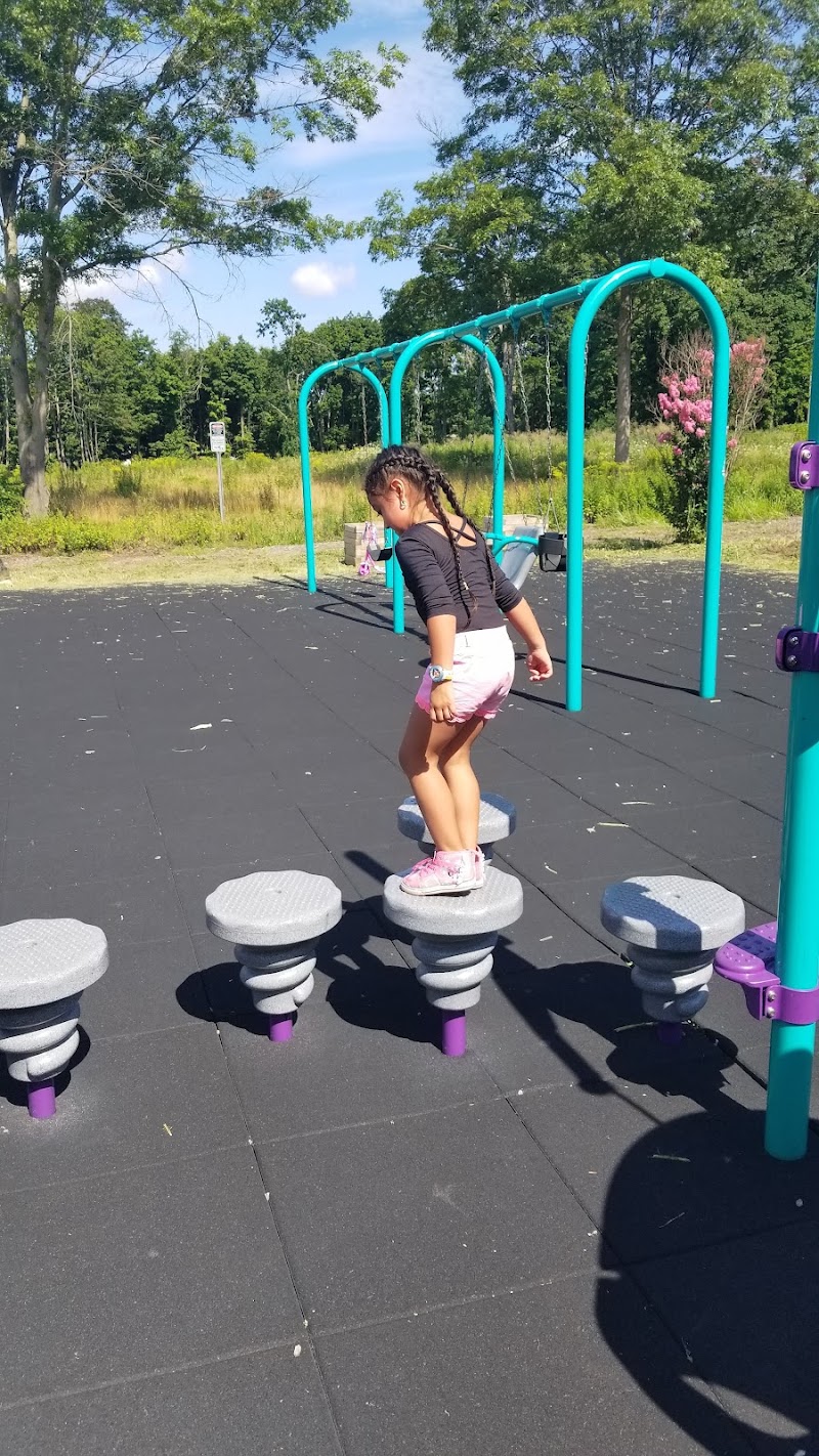 Central Islip Community Park - Pickleball in Central Islip, New York