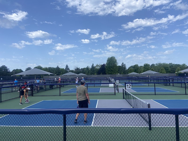 Lakeview Knolls Pickleball Courts