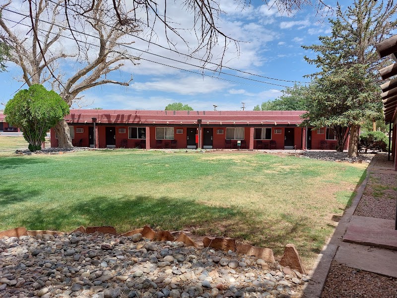 Thunderbird Lodge
