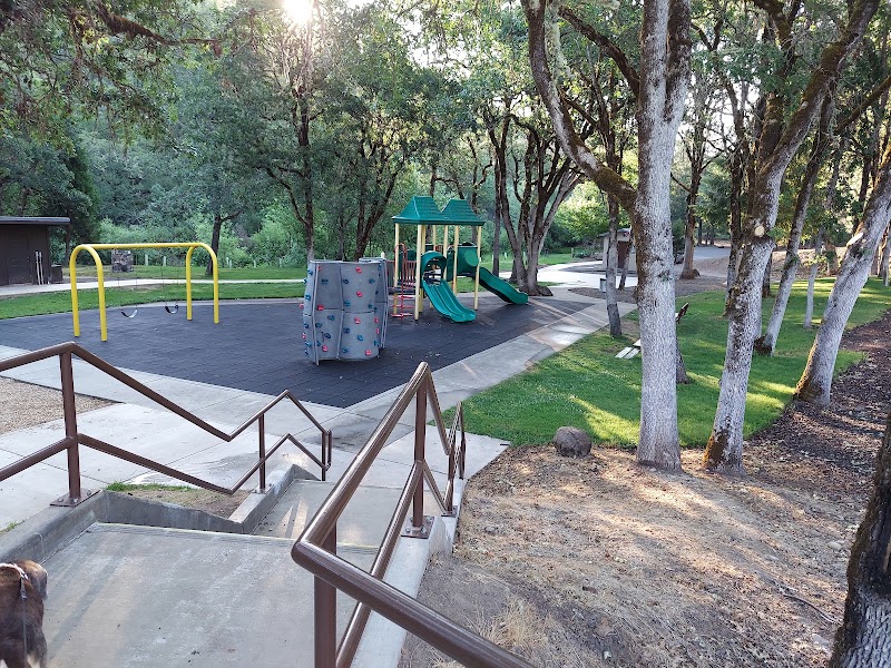Aunt Caroline's Park - Pickleball in Shady Cove, Oregon