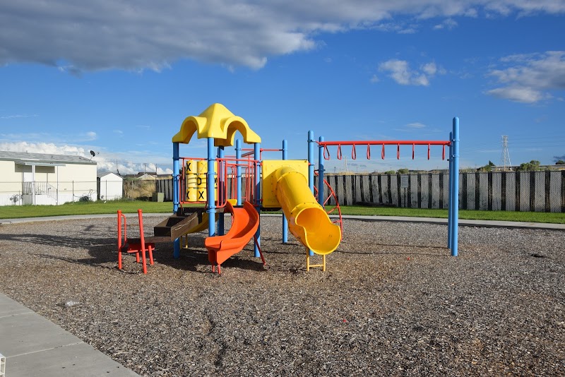Sunset Vista Manufactured Home Community - Pickleball in Magna, Utah