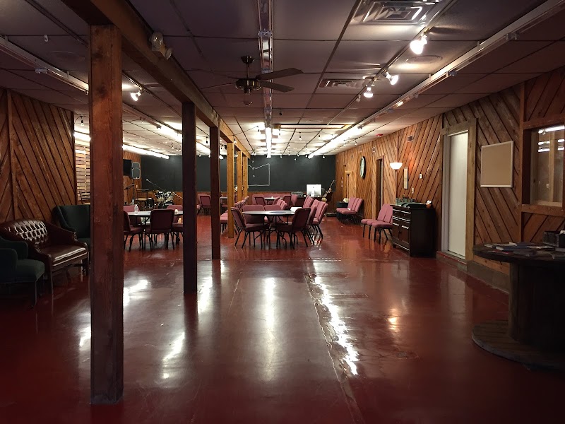 Aces & Eagles Disc Golf, Darts, Bar & Arcade + Comics & Gaming Supplies!