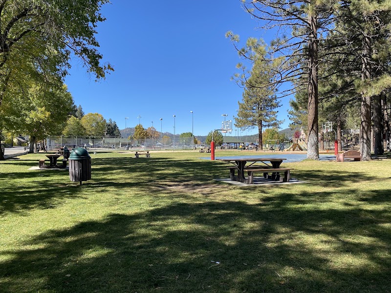 Ski Beach Park-basketball court - Pickleball in Fawnskin, California