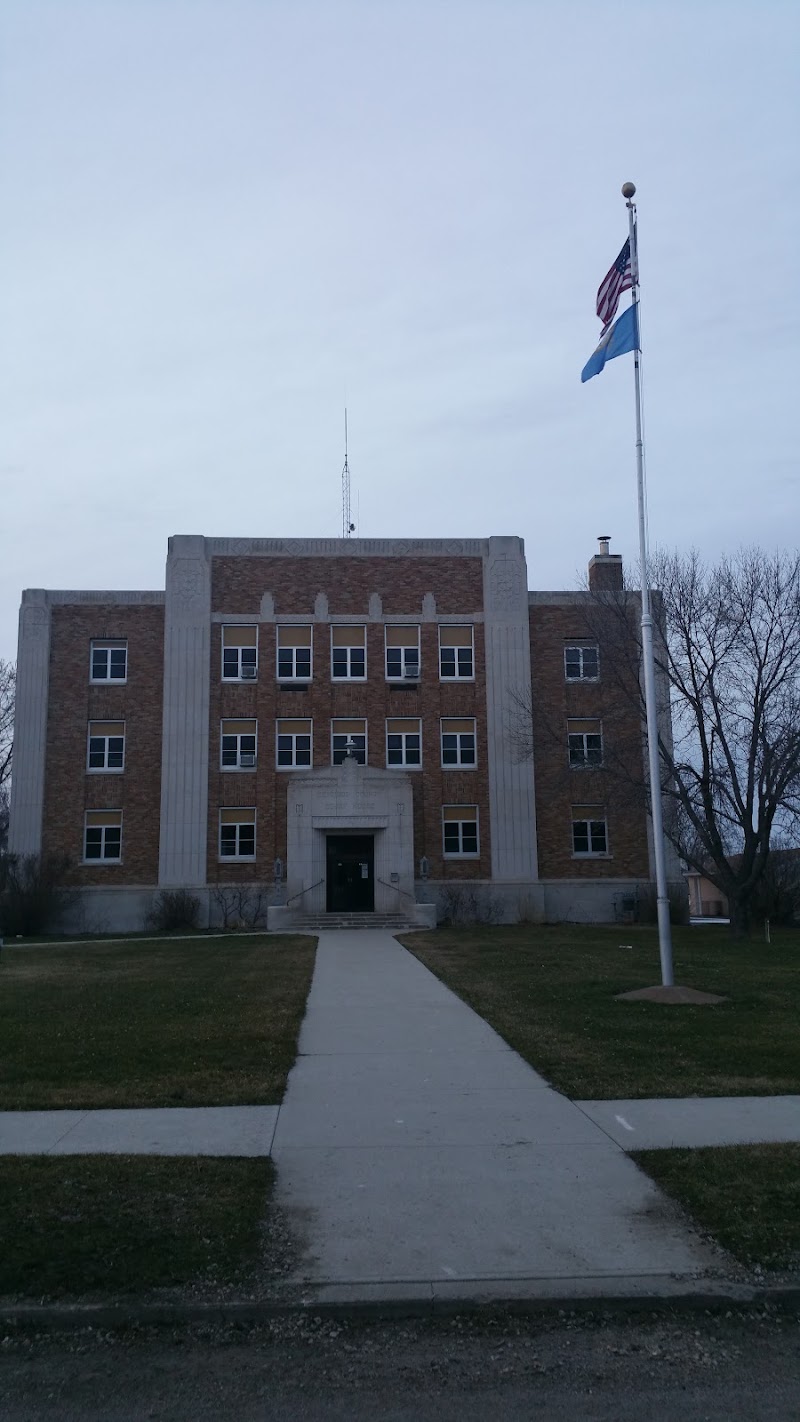 Edmunds County Court House - Pickleball in Ipswich, South Dakota