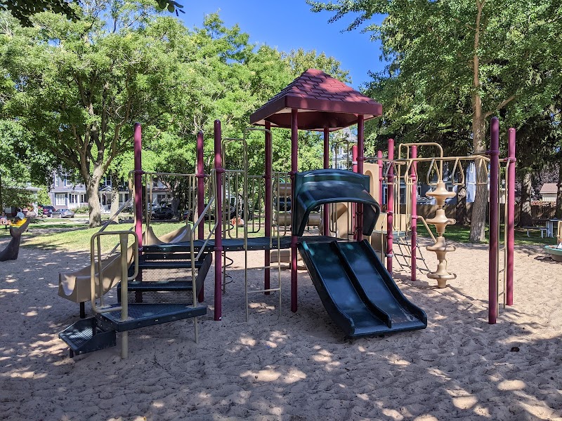 Milton Park - Pickleball in Saint Joseph, Michigan