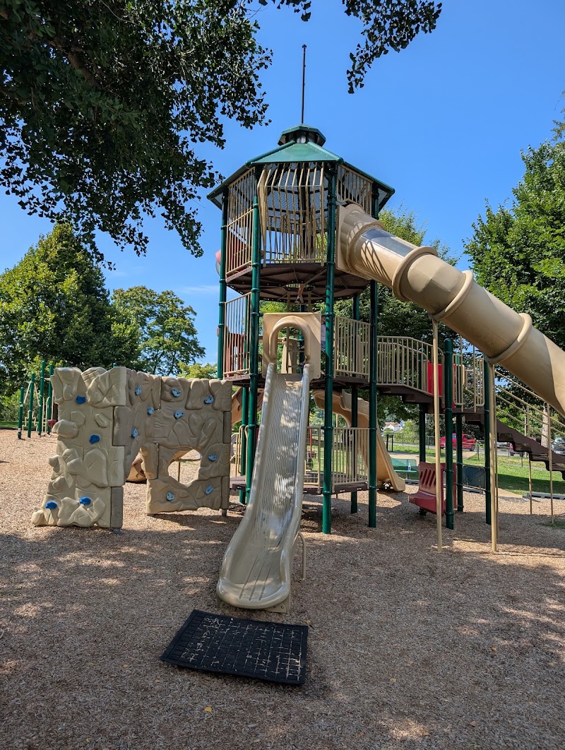 Montgomery Hall Park - Pickleball in Mint Spring, Virginia