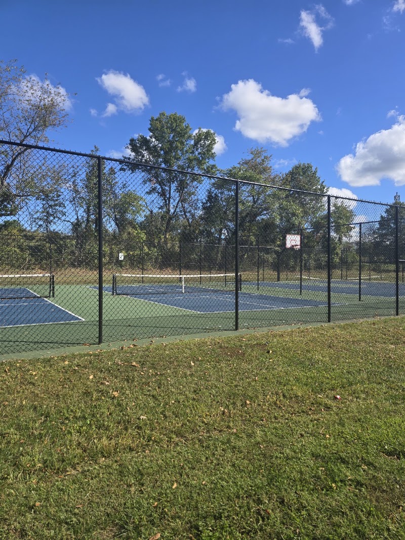 North Hill Park Pickleball Courts