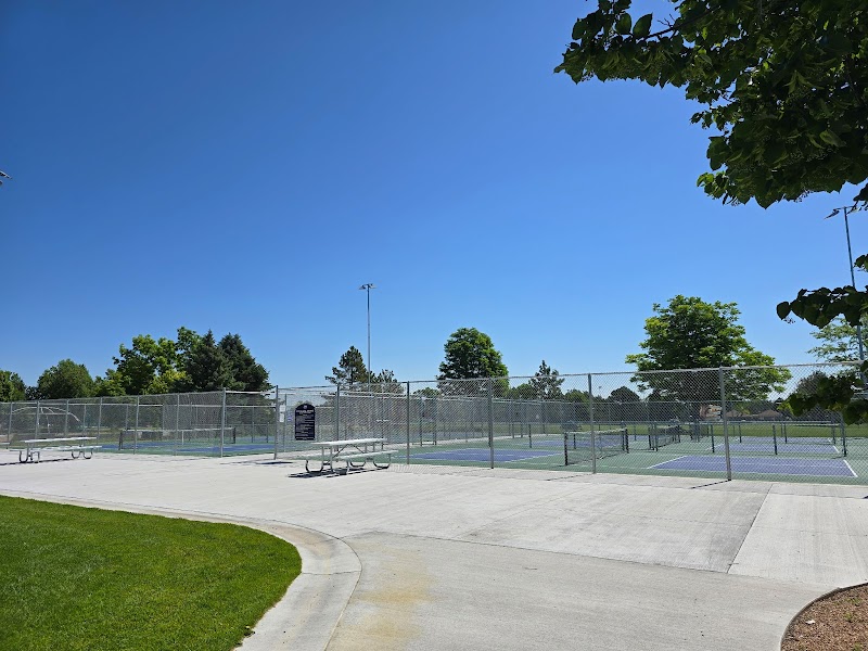 Oregon Trail Pickleball Courts