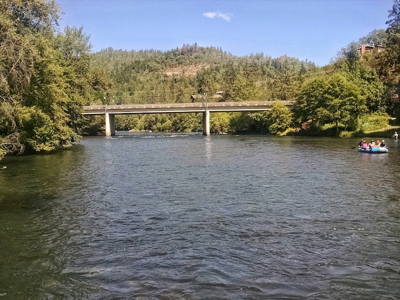 Upper Rogue River Park - Pickleball in Shady Cove, Oregon