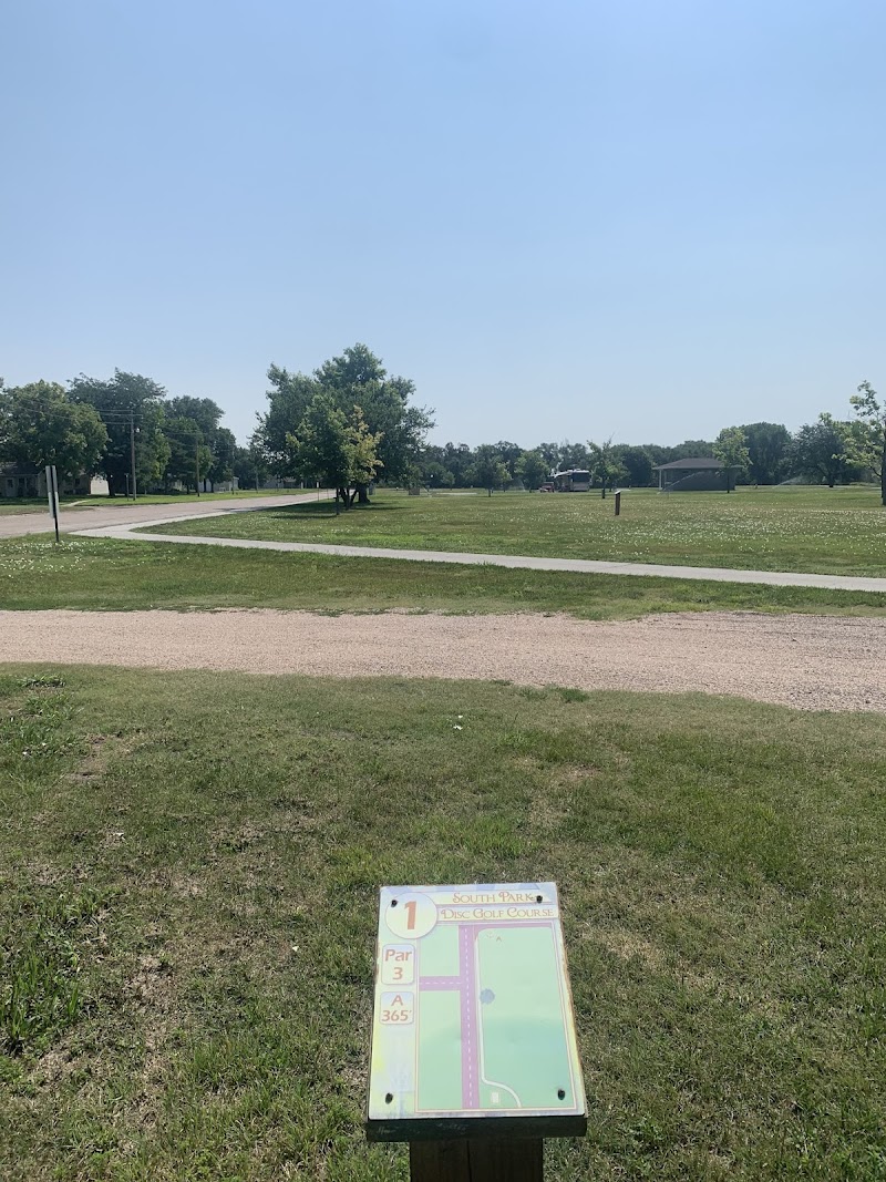 South Park Disc Golf Course - Pickleball in Arapahoe, Nebraska