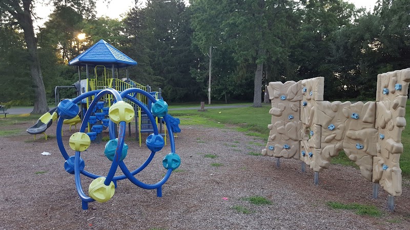 Hillhurst Park - Pickleball in Cedarhurst, New York