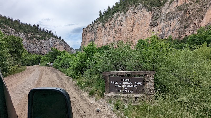 Rifle Mountain Park