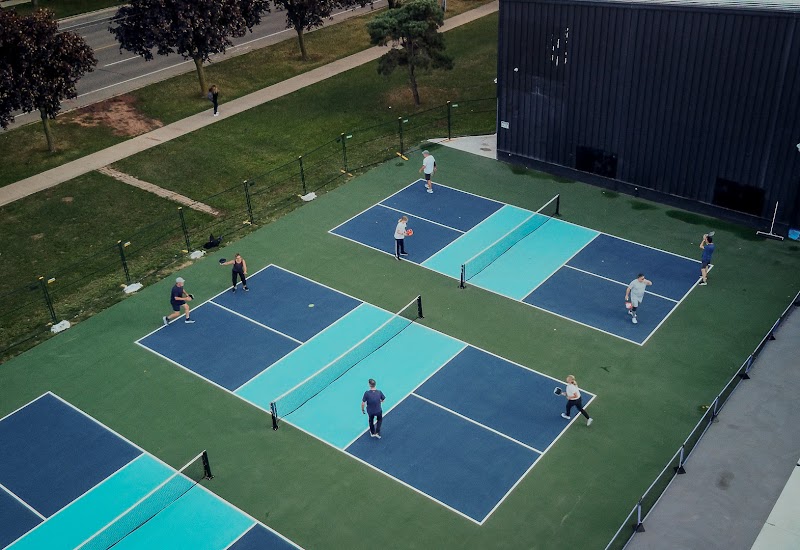 Blue Zone Courts - Pickleball in Burlington, Ontario