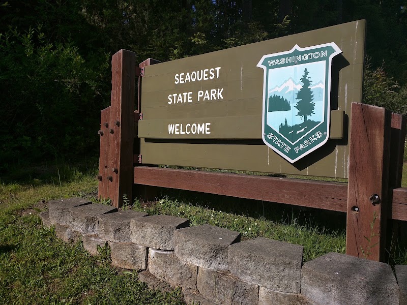 Seaquest State Park - Pickleball in Castle Rock, Washington