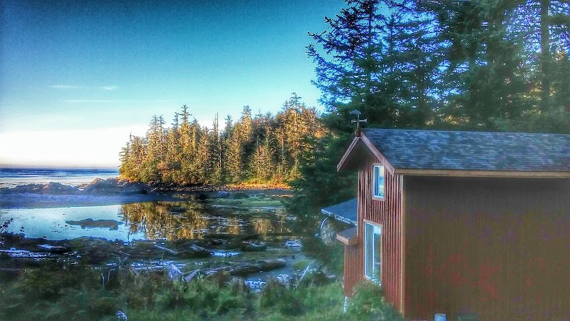 Laughing Raven Lodge